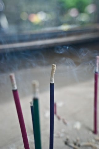 線香の煙