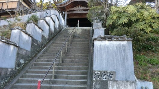 薬王寺の女厄坂