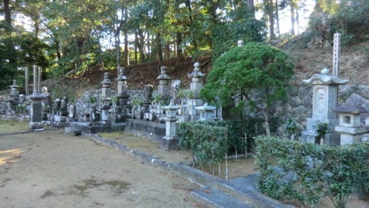 薬王寺の古いお墓