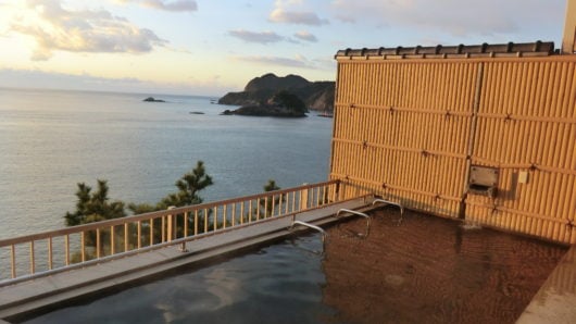 えんす洞露店風呂