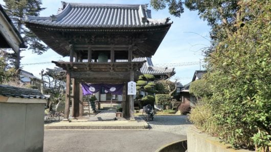 お寺の門構え