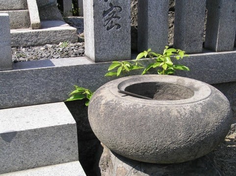 お墓の石