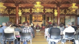 春季永代経の本堂内