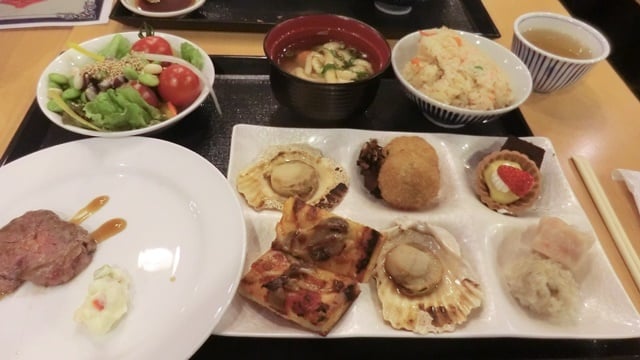 レオマのバイキングは豪華。
