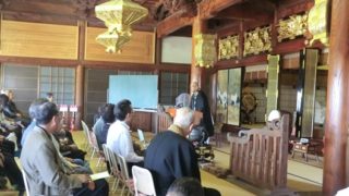 布教使の先生による本堂法話