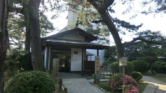 中津万象園「海望亭」の入り口外観