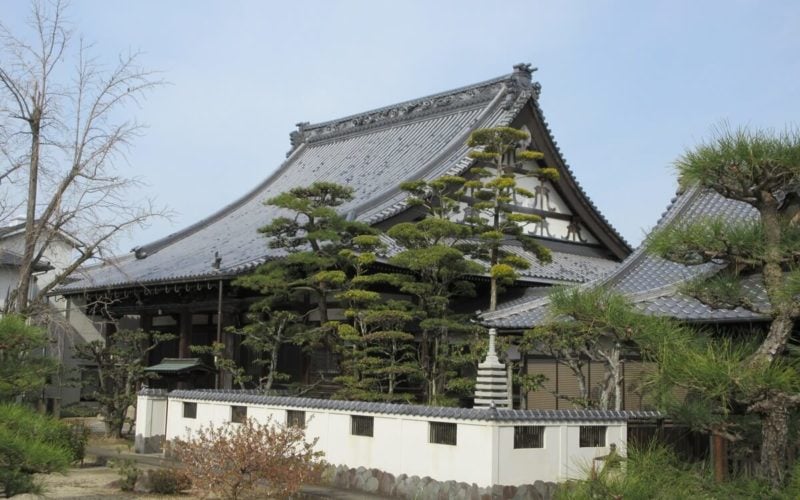 Enryuji Temple is a Jodo Shinshu Buddhist temple located in Kagawa Prefecture, Japan.
