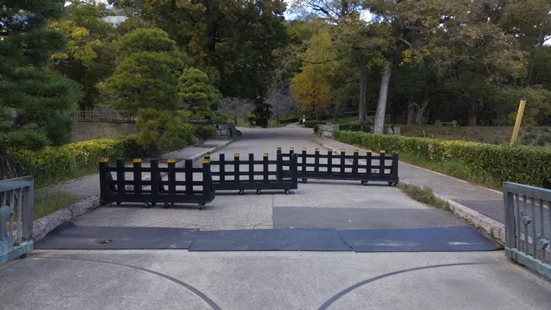 丸亀城の南に位置するからめて門。ここから出入りできる